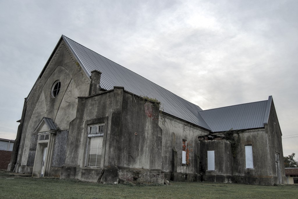 The former place of worship of Arkadelphia Baptist Church (now First Baptist Church) sits abandoned downtown. Photo by Tanner Ward.