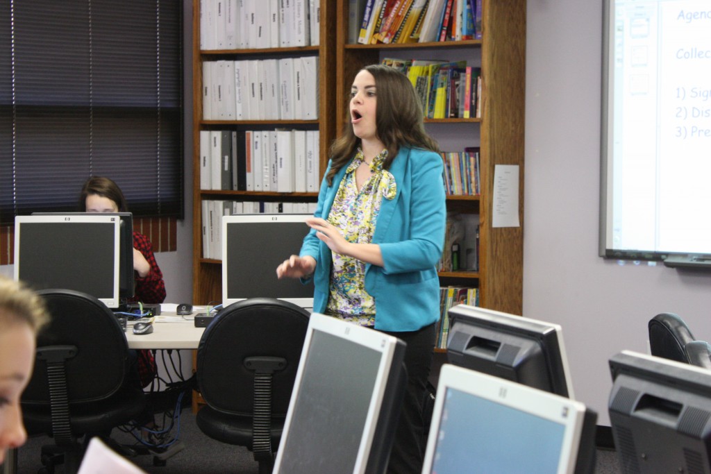 Dr. Rachel Pool teaching her Instructional Technology class. Photo by Maddie Brodell.