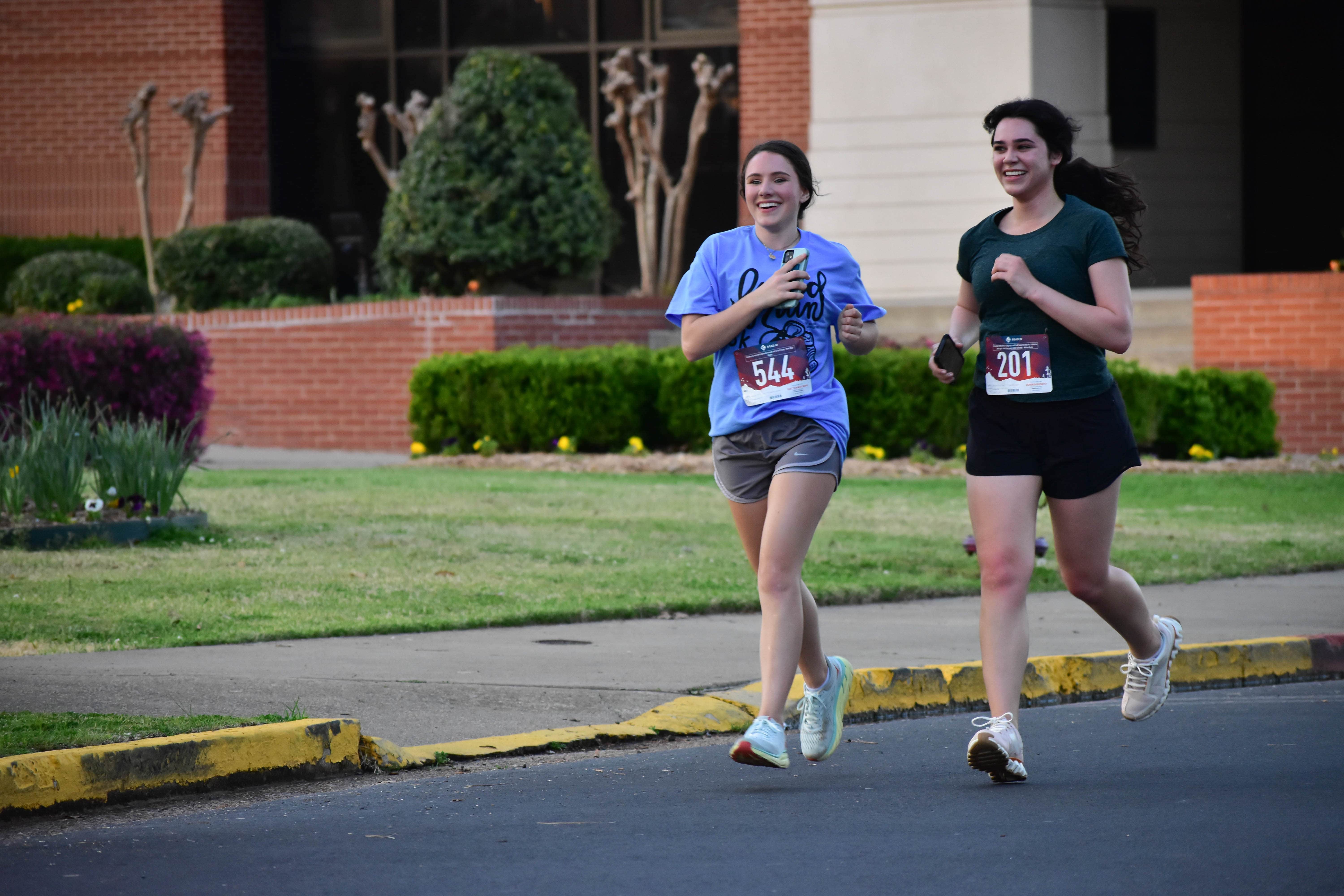 Race with purpose: Fund Run raises money for student scholarships