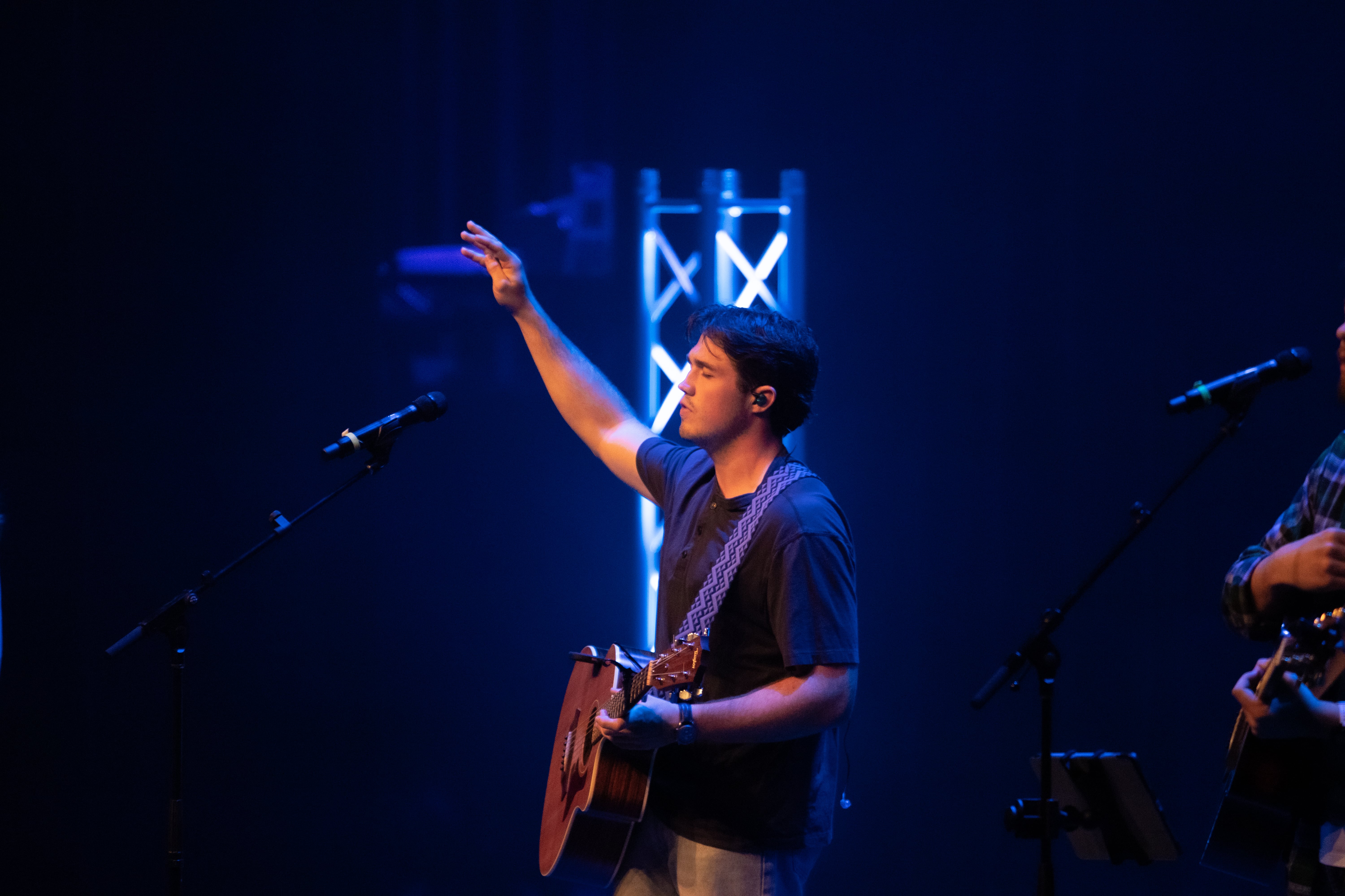 Eli Smithson leads in worship | Photo by Jenna Case